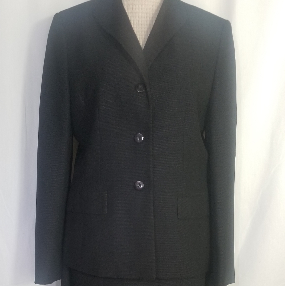 Le Suit | Black Skirt Suit 10